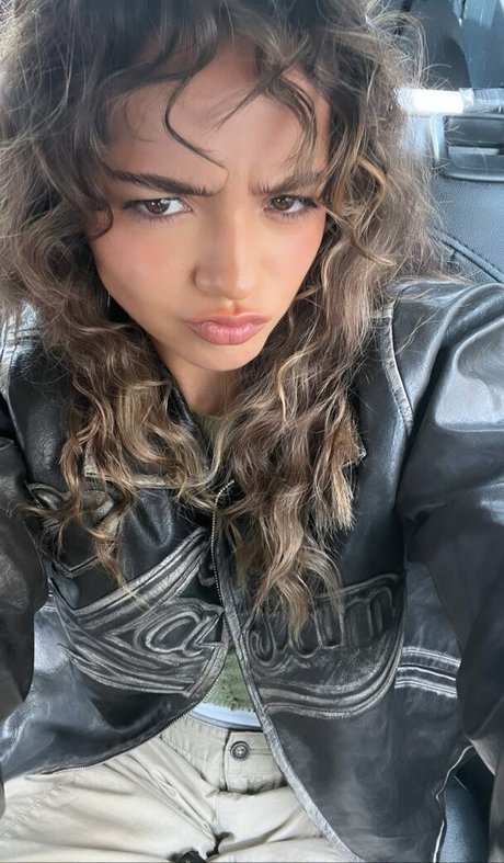 Isabela Merced pornstar top pictures