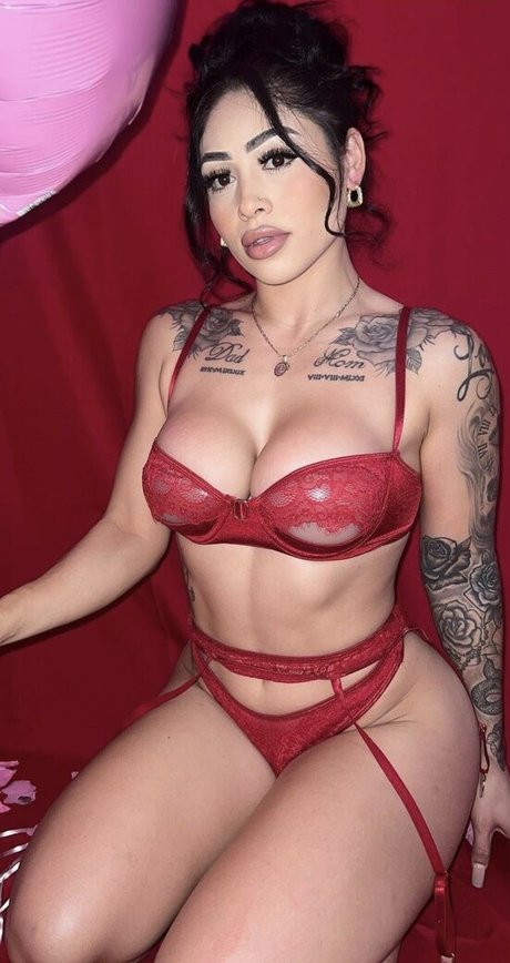 therealissalicious top star photos