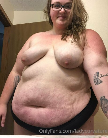 ladykeepsherlegsopen model nice photo