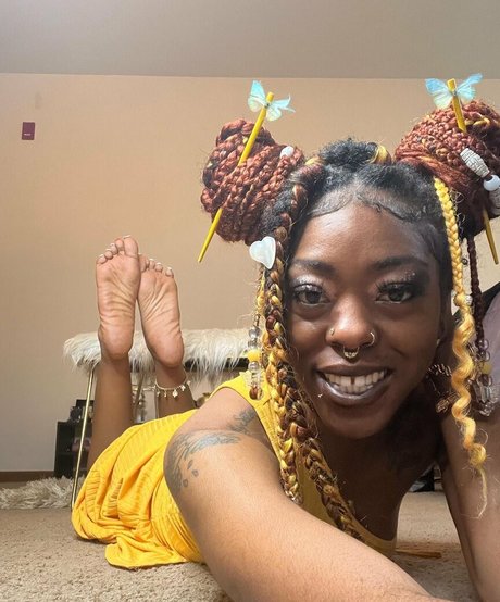 Carameltoesz Profile