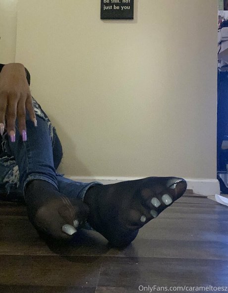 Carameltoesz star sexy images