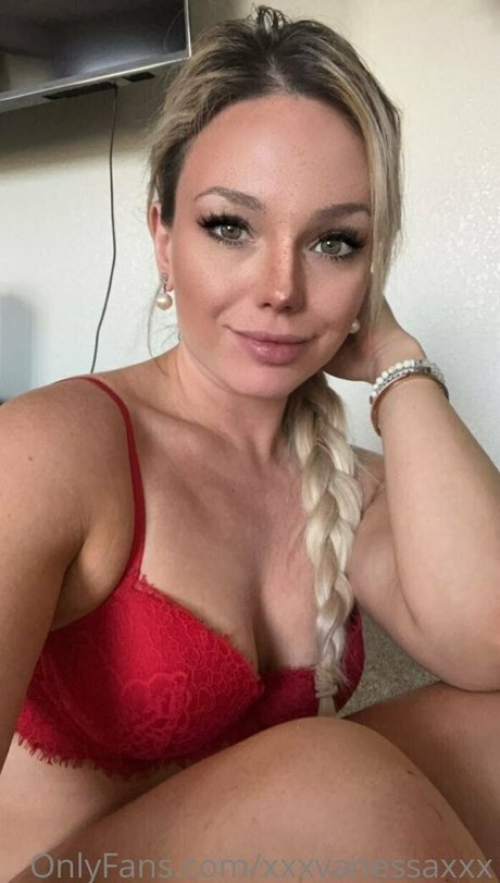 Xxxvanessaxxx beautiful pornstar img