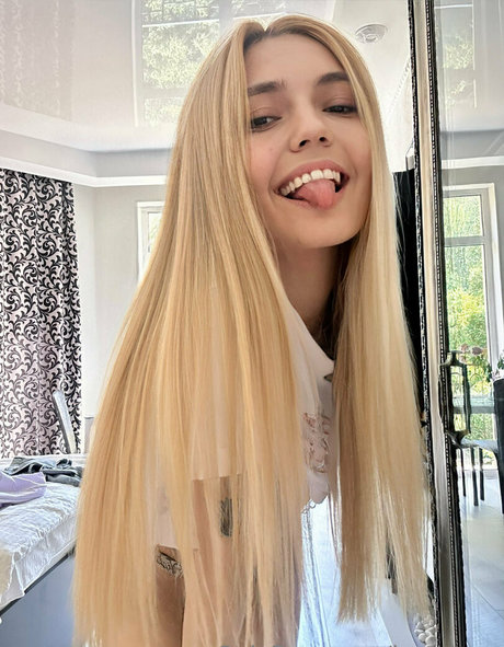 chubby blonde onlyfans art naked photos