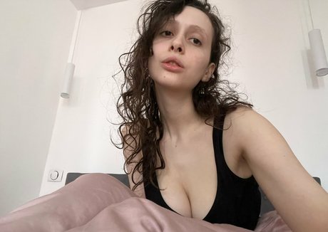 helgaamor nudes model pic