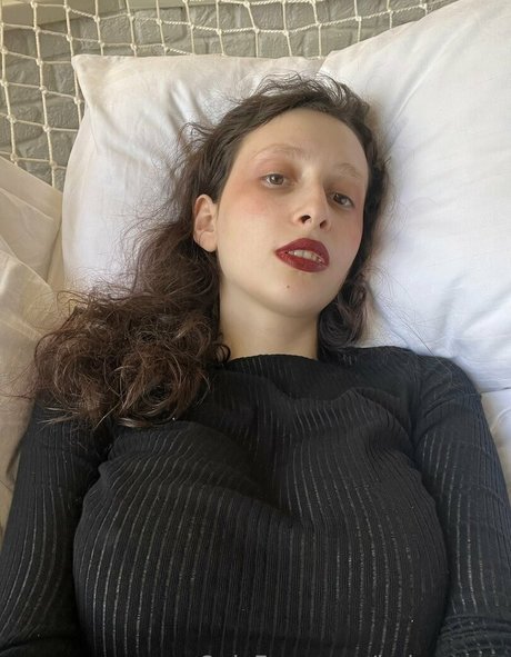 tiny onlyfans pretty picture