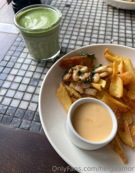 helgaamor model art image