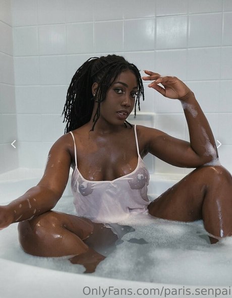 Paris Senpai star sexy image