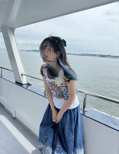 LilyPichu model erotic image