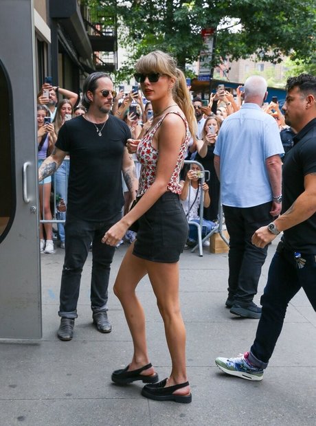 smile onlyfans free galleries