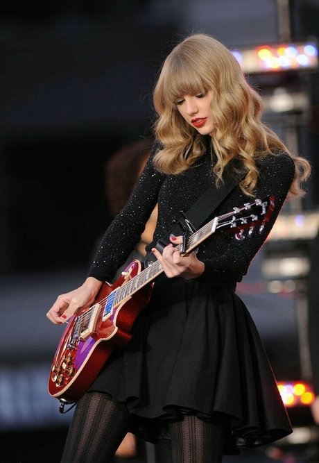 Taylor Swift xxx actress galleries