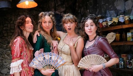 Taylor Swift nudes actress gallery