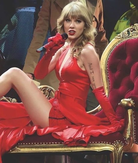 thick latina milf onlyfans sexy naked pic