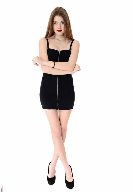 female popular onlyfans top gallery