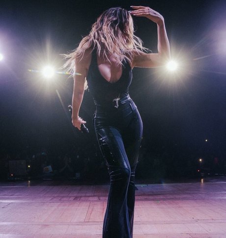 Jimena Baron perfect model picture