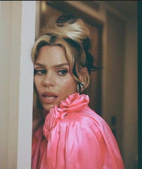 Billie Piper model nude pic