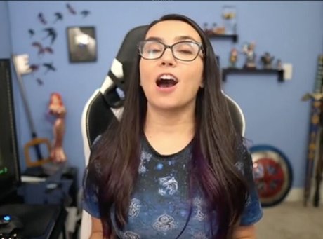 busty bbw onlyfans art naked gallery