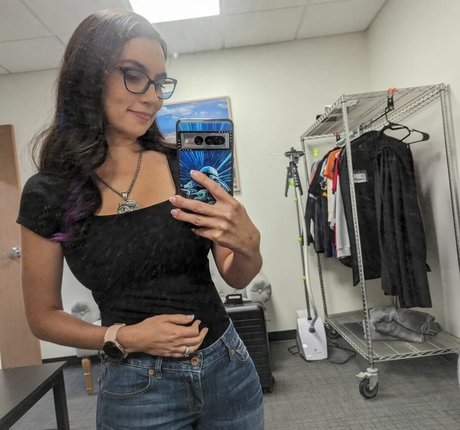 asian influencer onlyfans adult pics