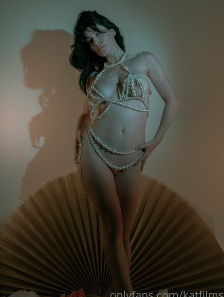 Kat Cabaret exclusive star images