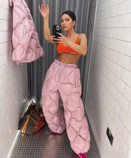 Apostoleanu model hot gallery