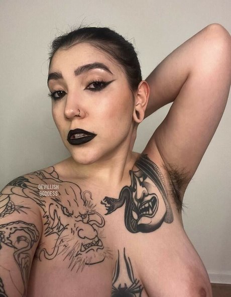 devillishgoddess perfect model photo