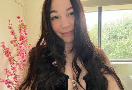 Itsbordie model adult pics