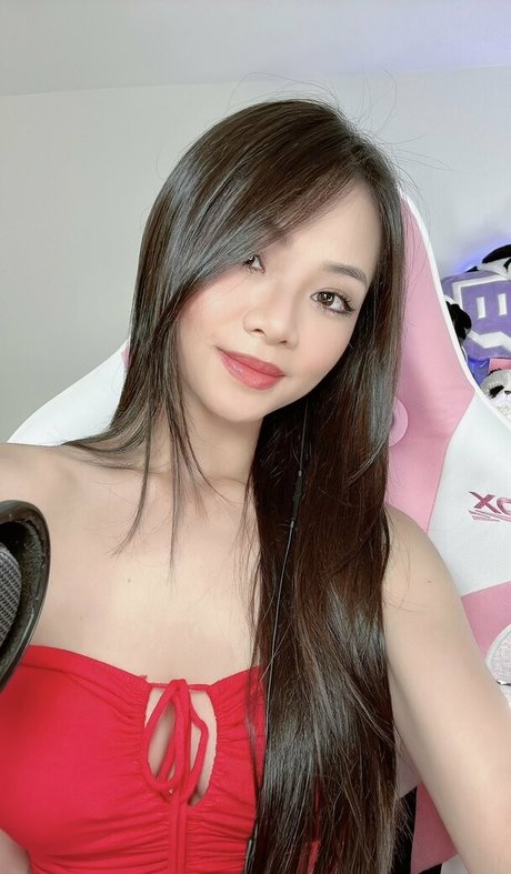 Cindy Phan star nude pic