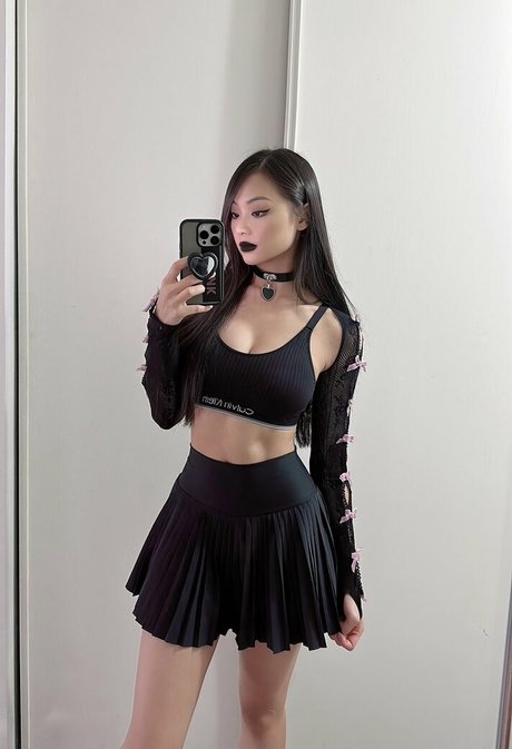 Cindy Phan star nude pictures