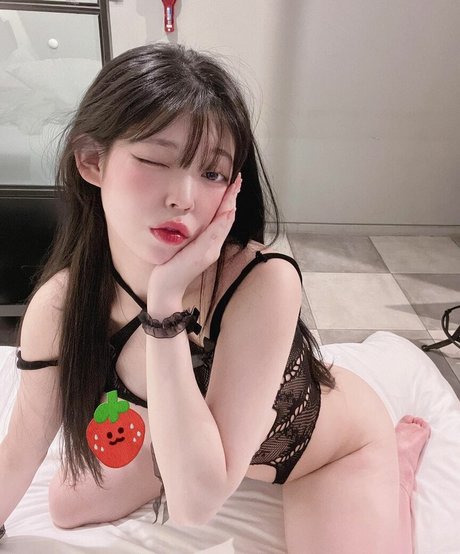 lesbian fingering onlyfans pornos image