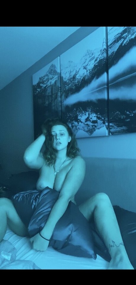 milf handjob onlyfans beautiful nude img