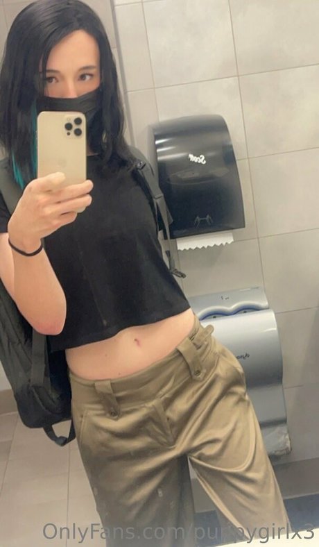 pregnant threesome onlyfans exclusive image