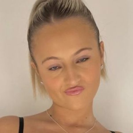 shemale cum in mouth onlyfans beautiful gallery