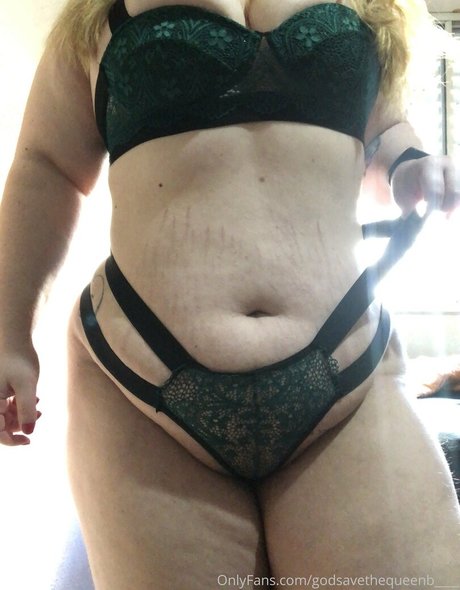 godsavethequeenb____ beautiful actress image