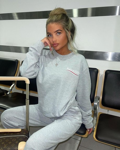 Mia Woodhall xxx actress photos