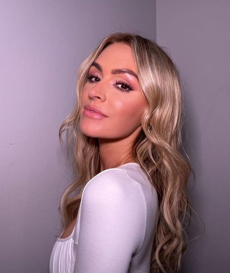 Laura Woods nice model picture