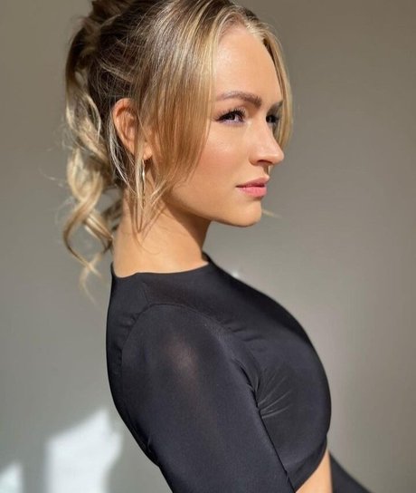 Laura Woods best star pics