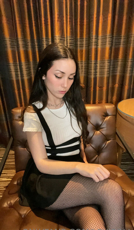 shemale cum in mouth onlyfans erotic picture