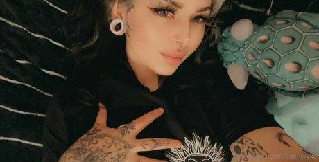 edenivyxo model nude picture