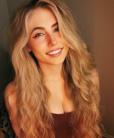 Nicki Taylor star exclusive pictures