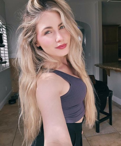 Nicki Taylor nice model galleries