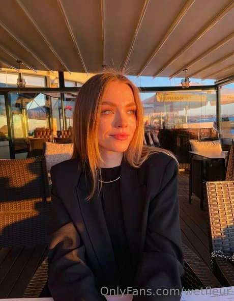 cum on glasses onlyfans pornos pictures