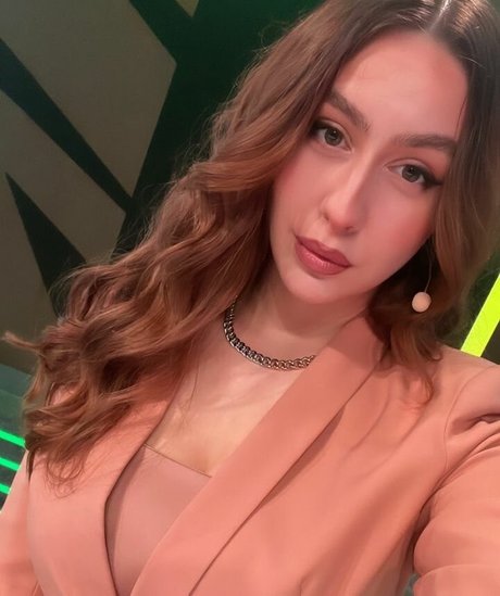 Troubleinc sexy star pic