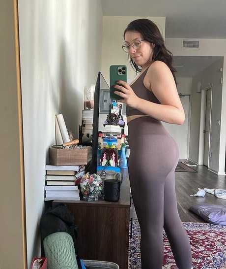 Swell Entertainment erotic pornstar pic