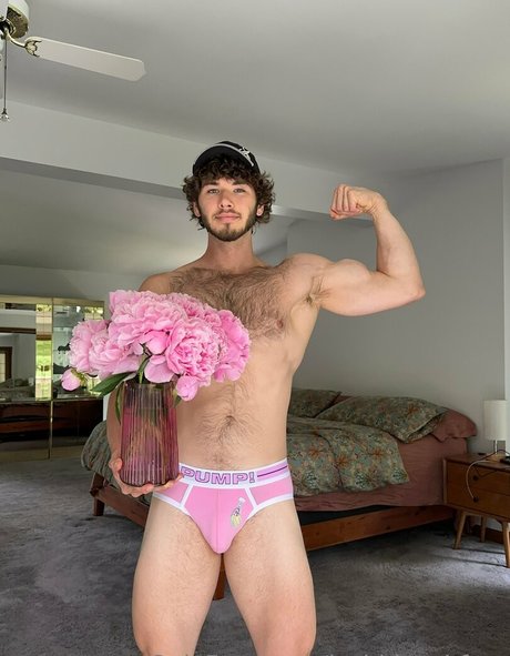 joshbigoshfree model hot photos