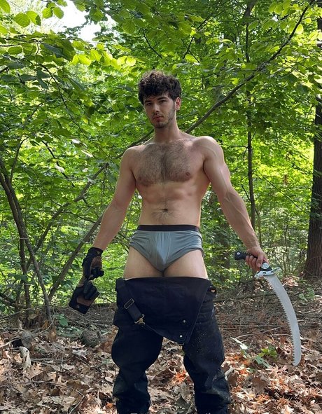 joshbigoshfree adult model pictures