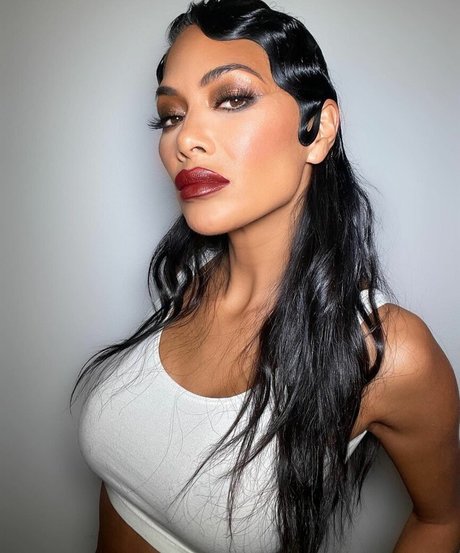 asian top onlyfans adult pic