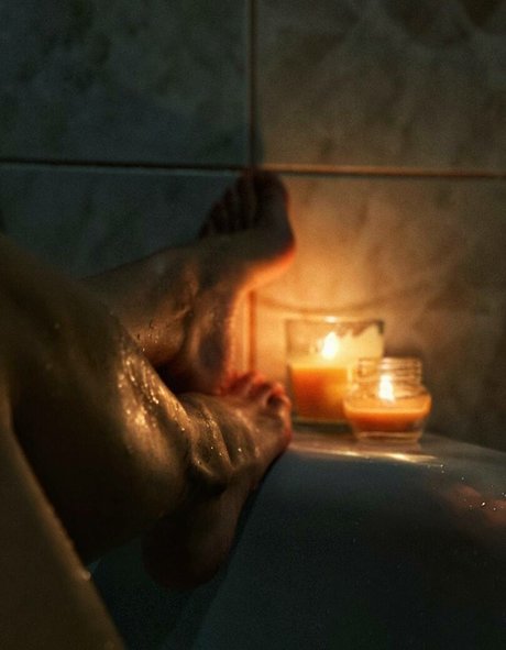 lesbian fingering onlyfans art naked pic