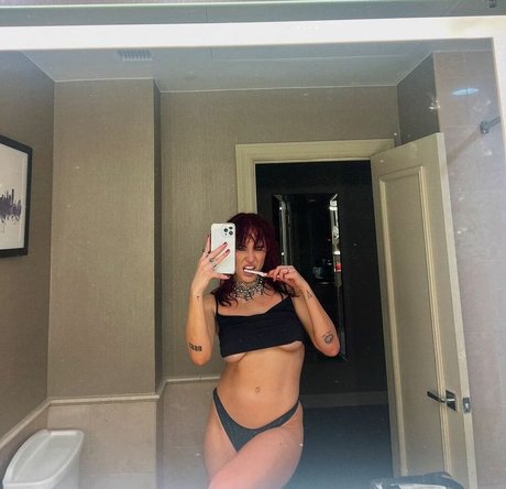 Taylor Upsahl nice model pictures