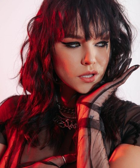 Taylor Upsahl free model image