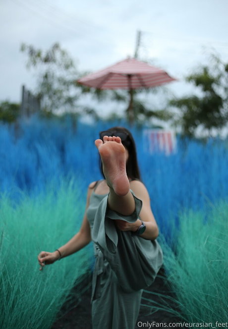eurasian feet xxx star photos