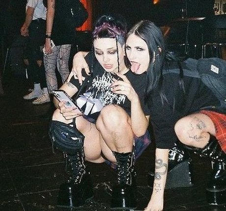 Zheani Sparkes model erotic photos